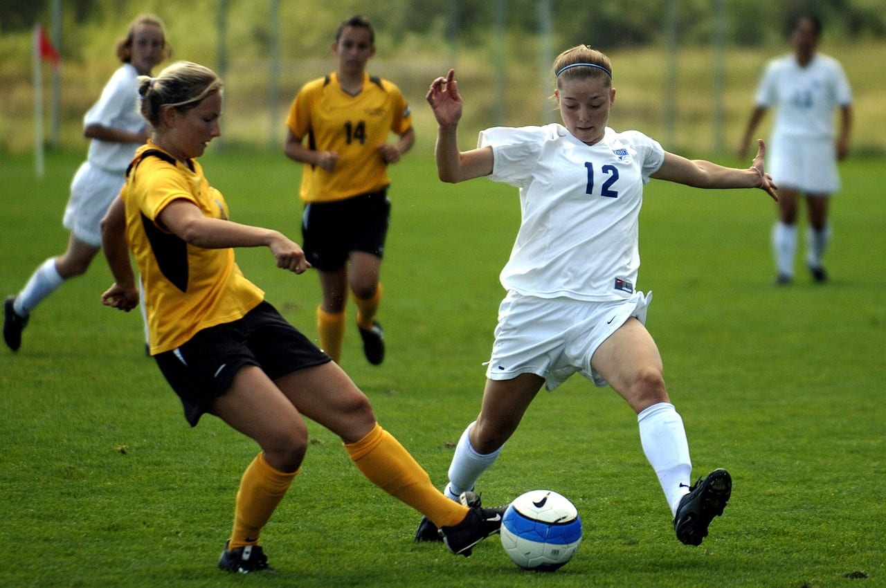 soccer-673488_1280