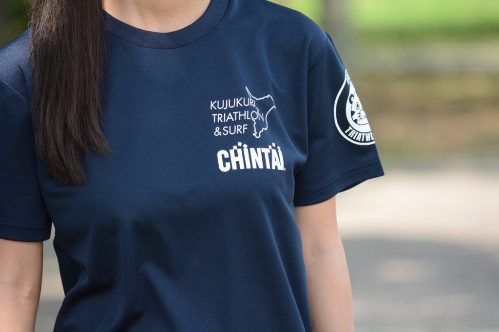 （おそろいのチームCHINTAI Tシャツ）