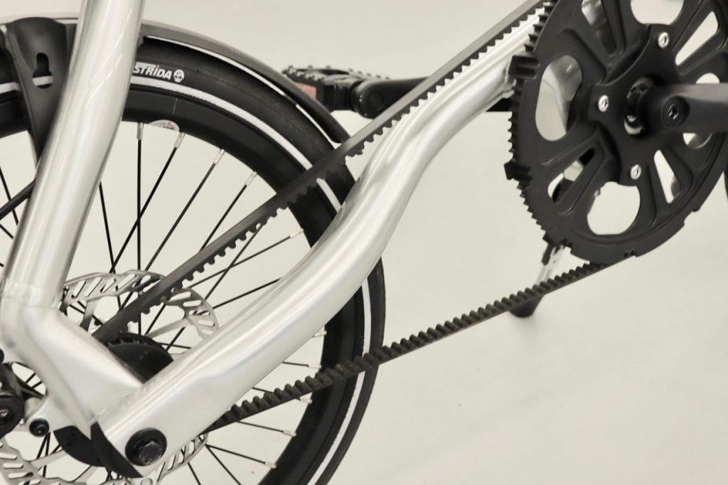 イギリス生まれのトライアングルバイク　STRIDA