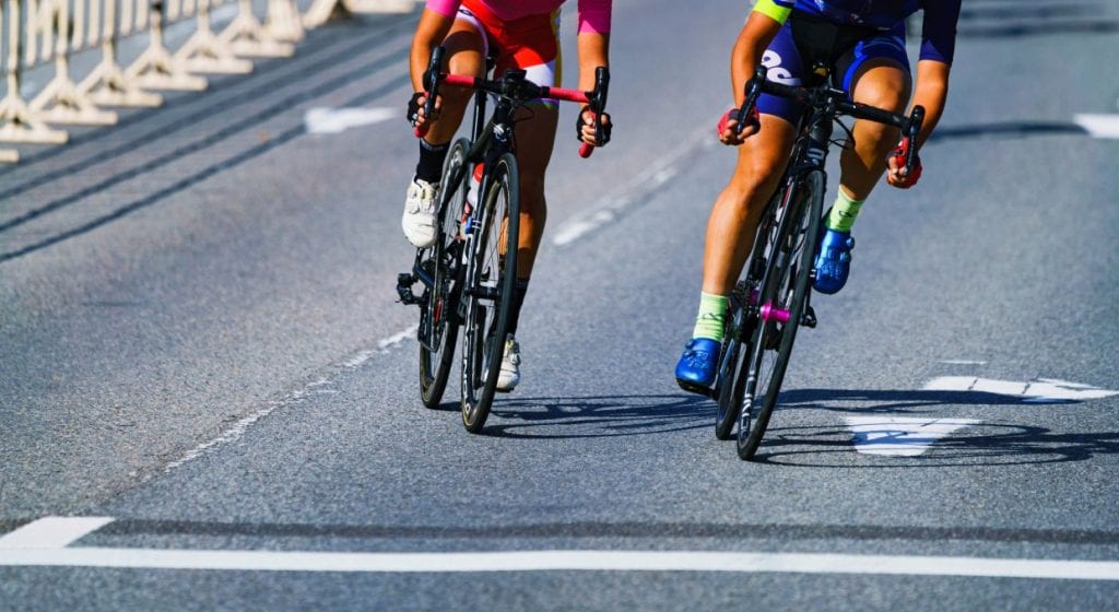 「レースに出るために速くなりたい！」「ヒルクライムでタイムを縮めたい！」というような場合には、足回りのアップグレードも並行して実施することが大切。